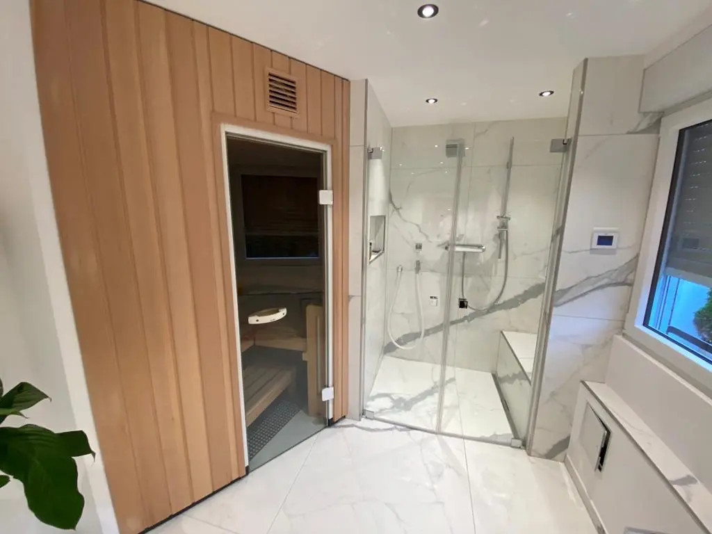 bodengleiche-dusche-mit-sauna